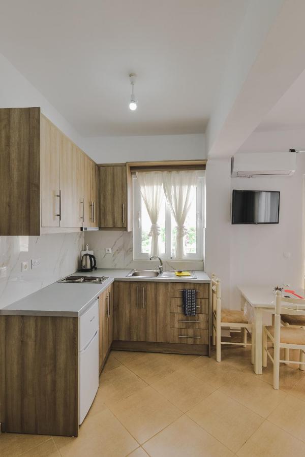 Near The Sea Apartments Nano Ксамил Екстериор снимка