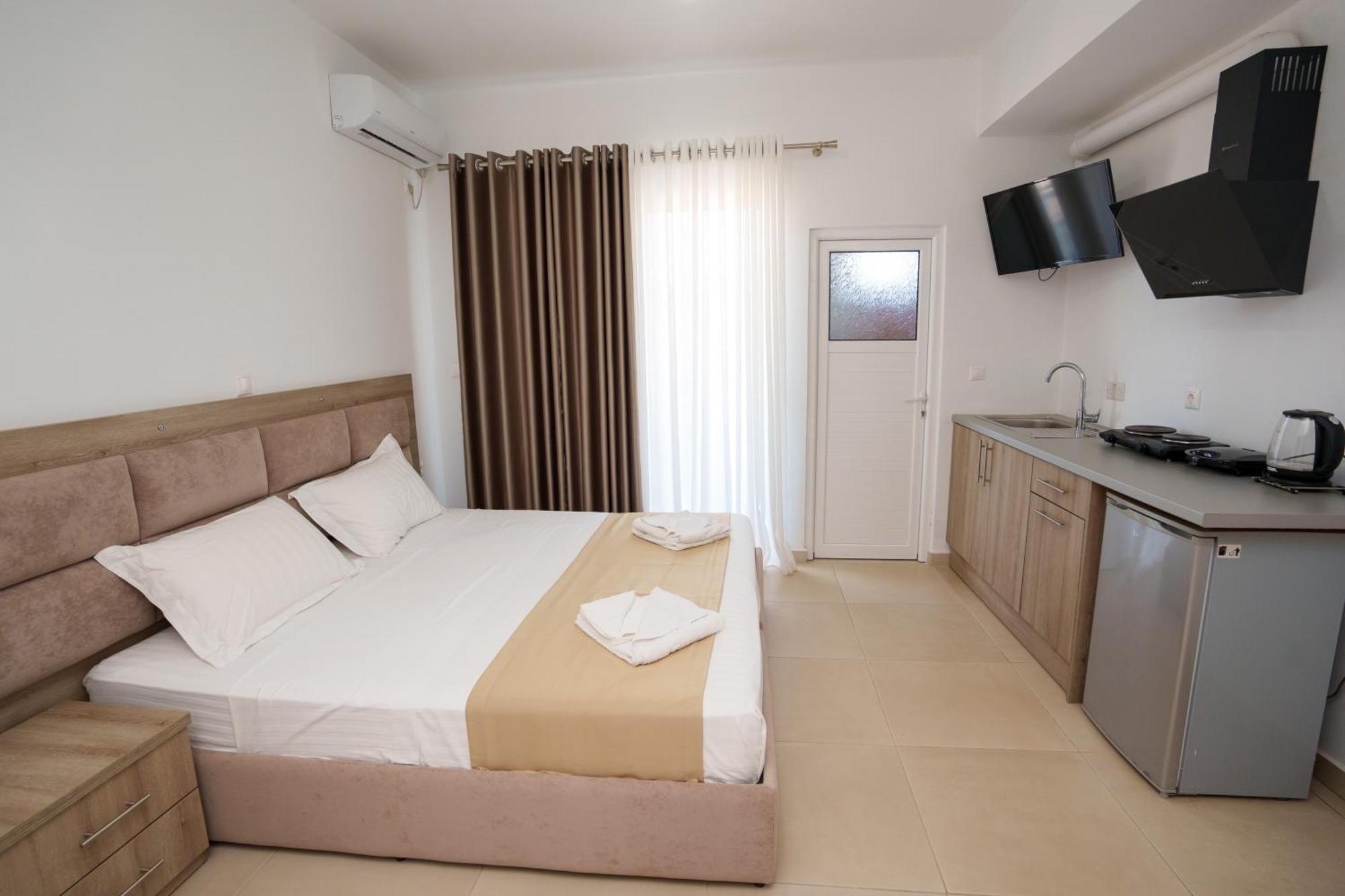 Near The Sea Apartments Nano Ксамил Екстериор снимка