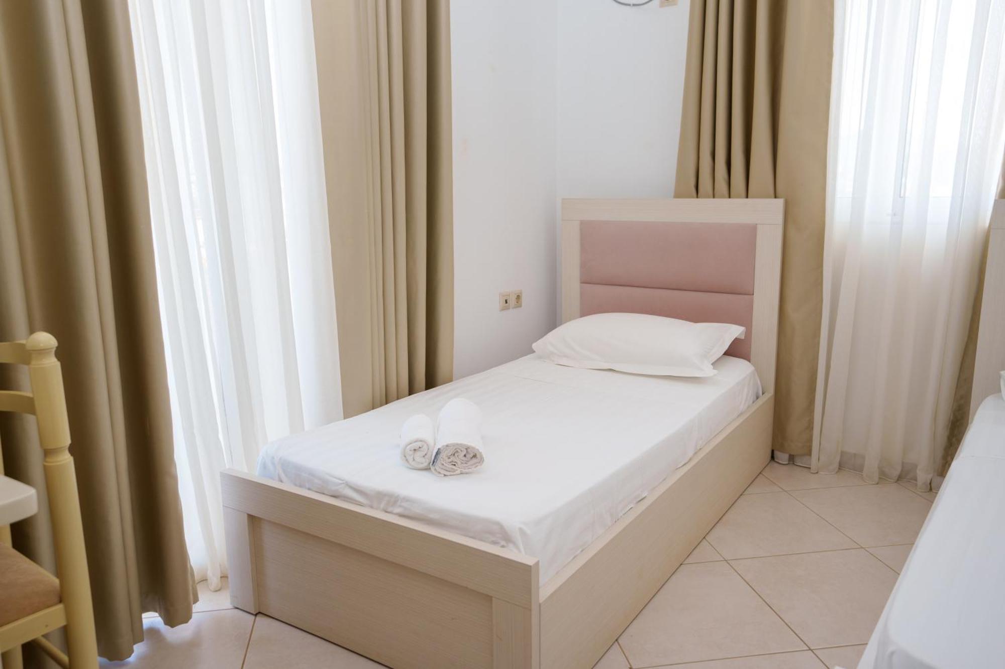 Near The Sea Apartments Nano Ксамил Екстериор снимка